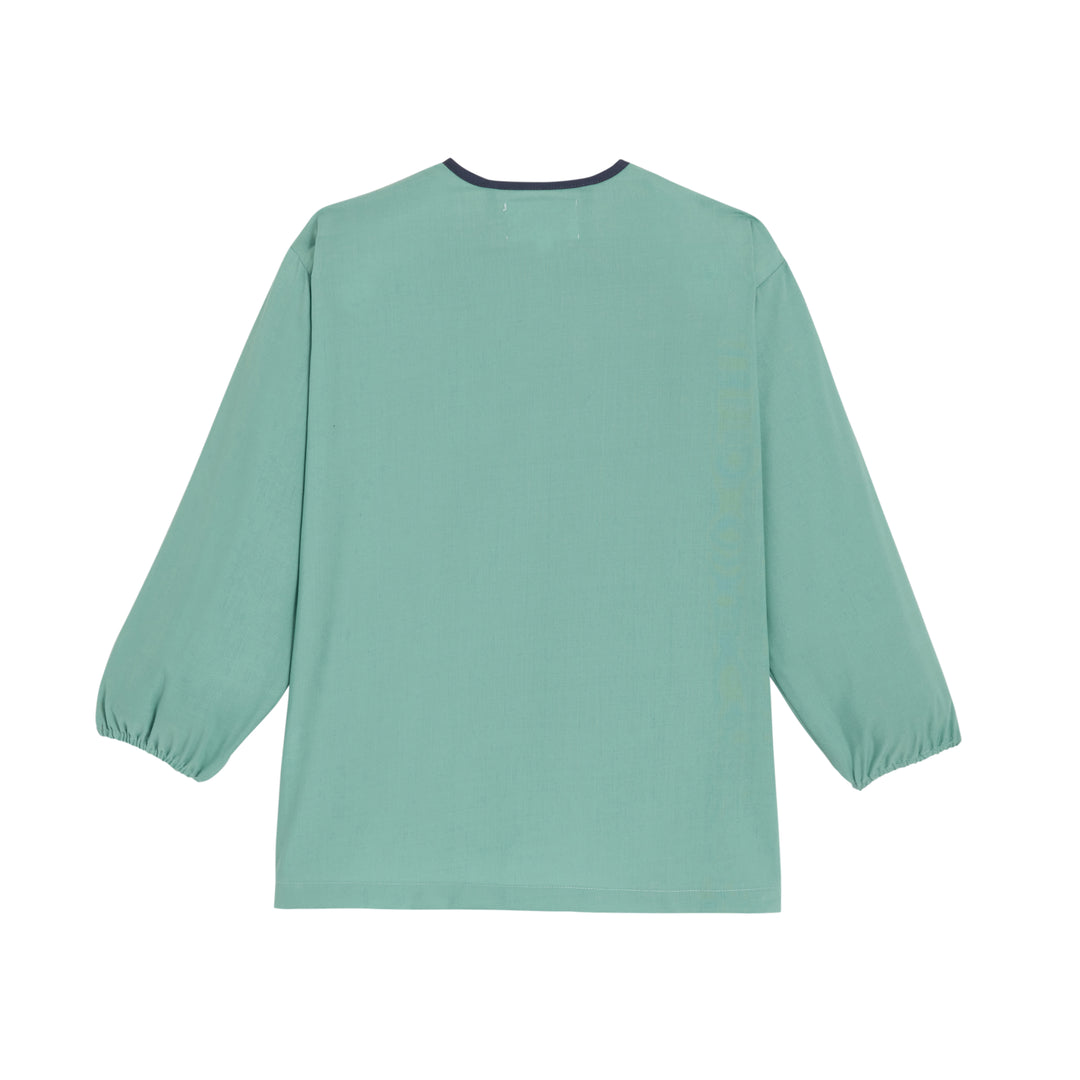 Green unisex school apron BAPTISTE by My Store, featuring a practical design and durable fabric for classroom activities.